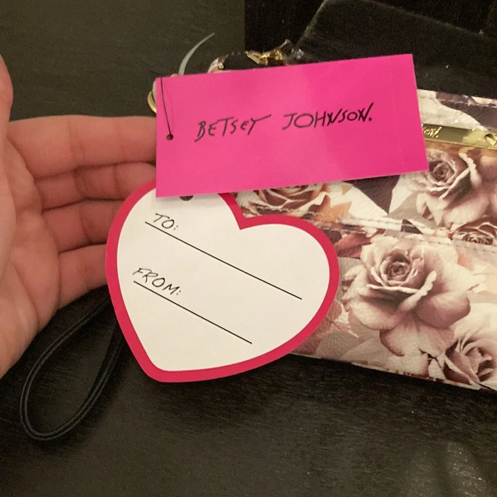 NWT Betsey Johnson floral wristlet - Picture 2 of 4